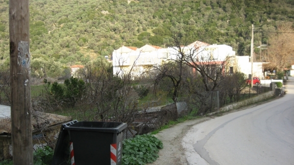 Πωλείται οικόπεδο 300 μ. μακριά από την θάλασσα, στον Άγιο Ισίδωρο Λέσβου.