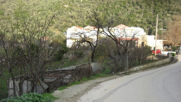 Πωλείται οικόπεδο 300 μ. μακριά από την θάλασσα, στον Άγιο Ισίδωρο Λέσβου.